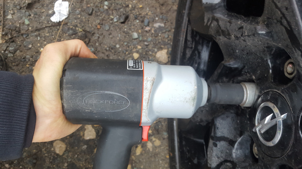 Оригинальные секретки дисков GM — Opel Astra J GTC, 1,4 л, 2013 года ...