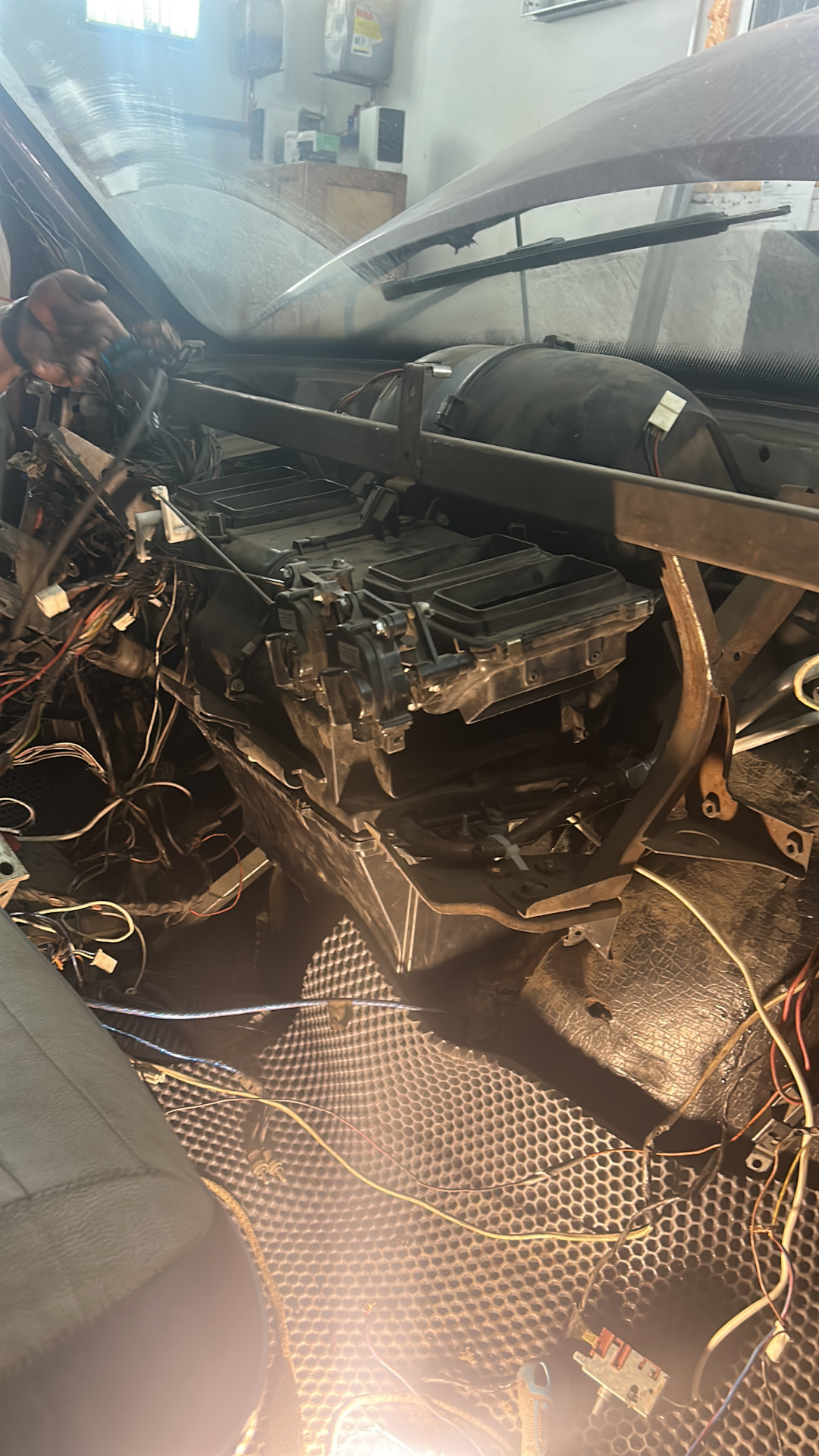 Поставил испаритель кондиционера в торпеду! — ГАЗ Газель, 3 л, 2006 ...