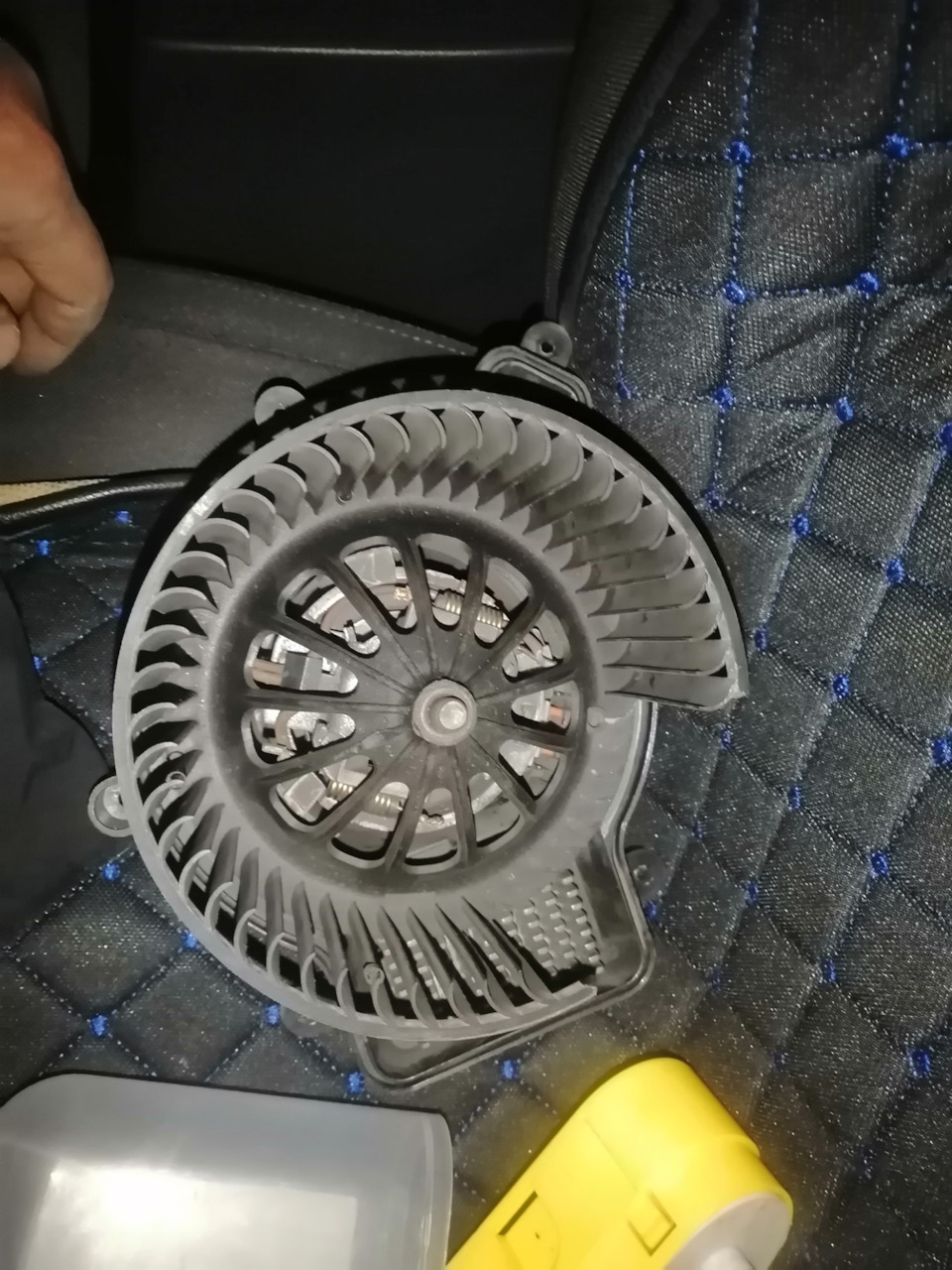 Перестал дуть вентилятор печки. — Peugeot 3008 (1G), 1,6 л, 2010 года ...