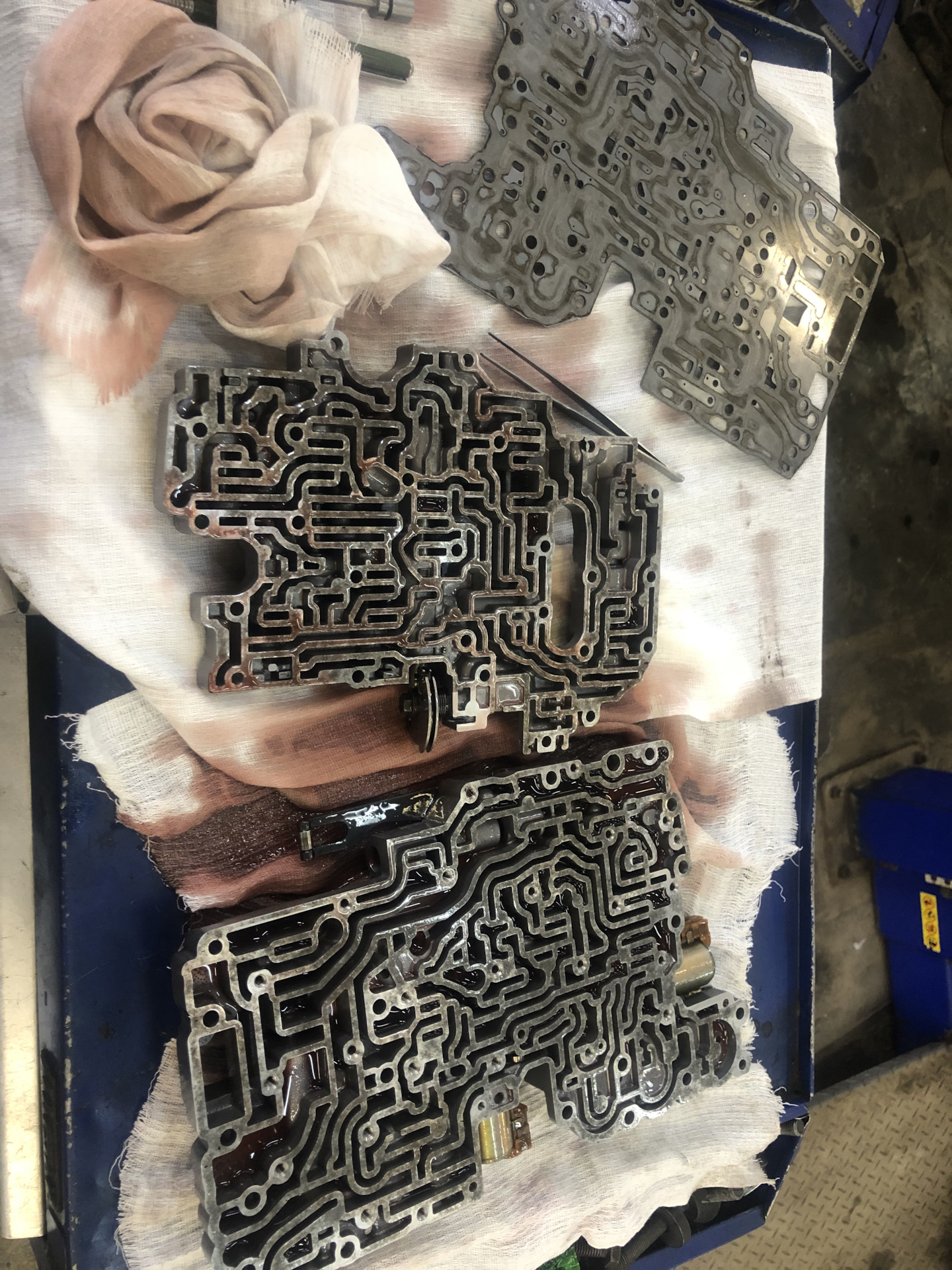 Промывка гидроблока — Toyota Mark II (90), 2,5 л, 1994 года | своими ...