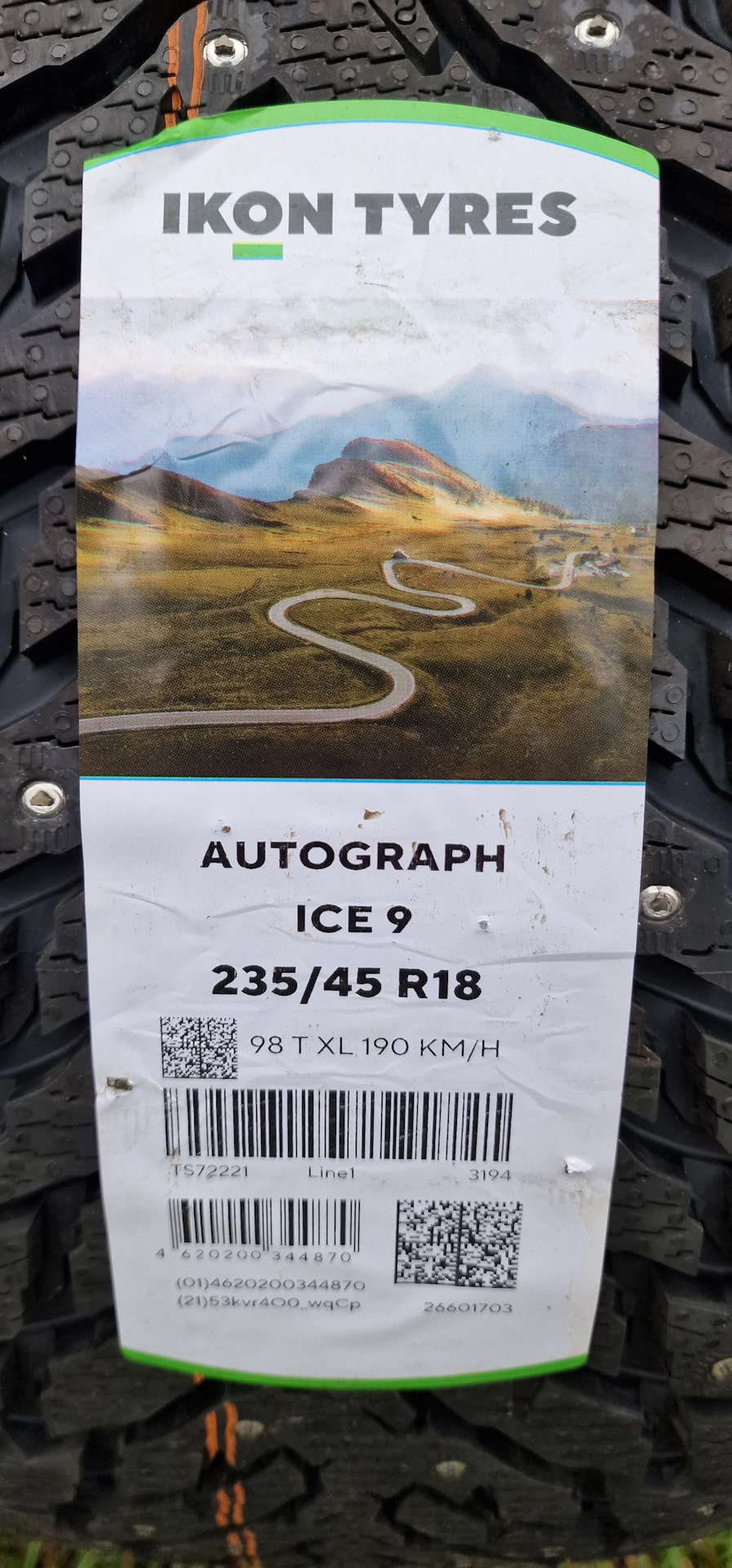 Фото в бортжурнале Chevrolet Orlando  (1G). Запчасти на фото: Ikon Autograph Ice 9 235/45R18