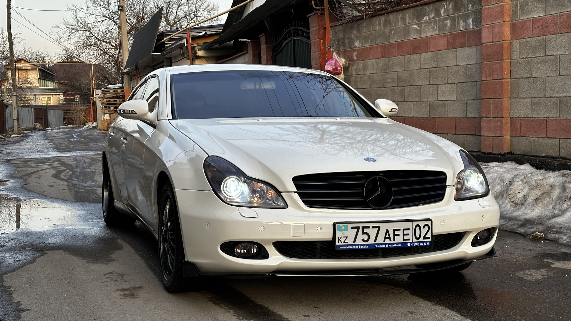 Mercedes-Benz CLS (W219) 5.0 бензиновый 2006 | Банан на DRIVE2