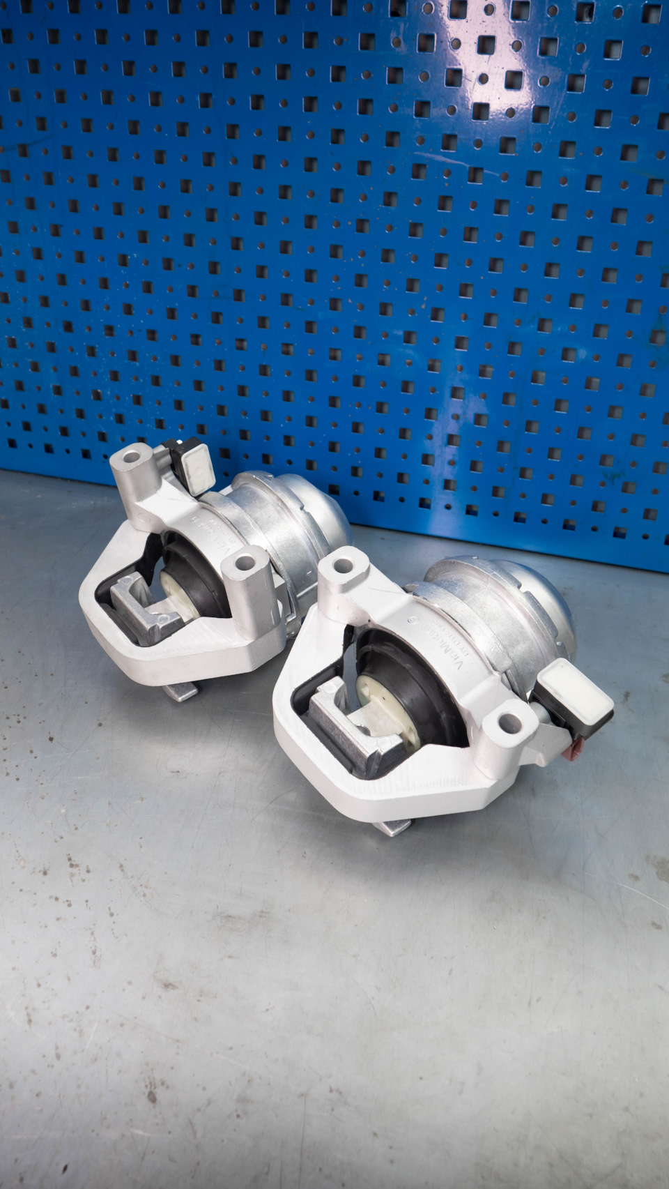 Новые подушки — Audi RS7 (C7)