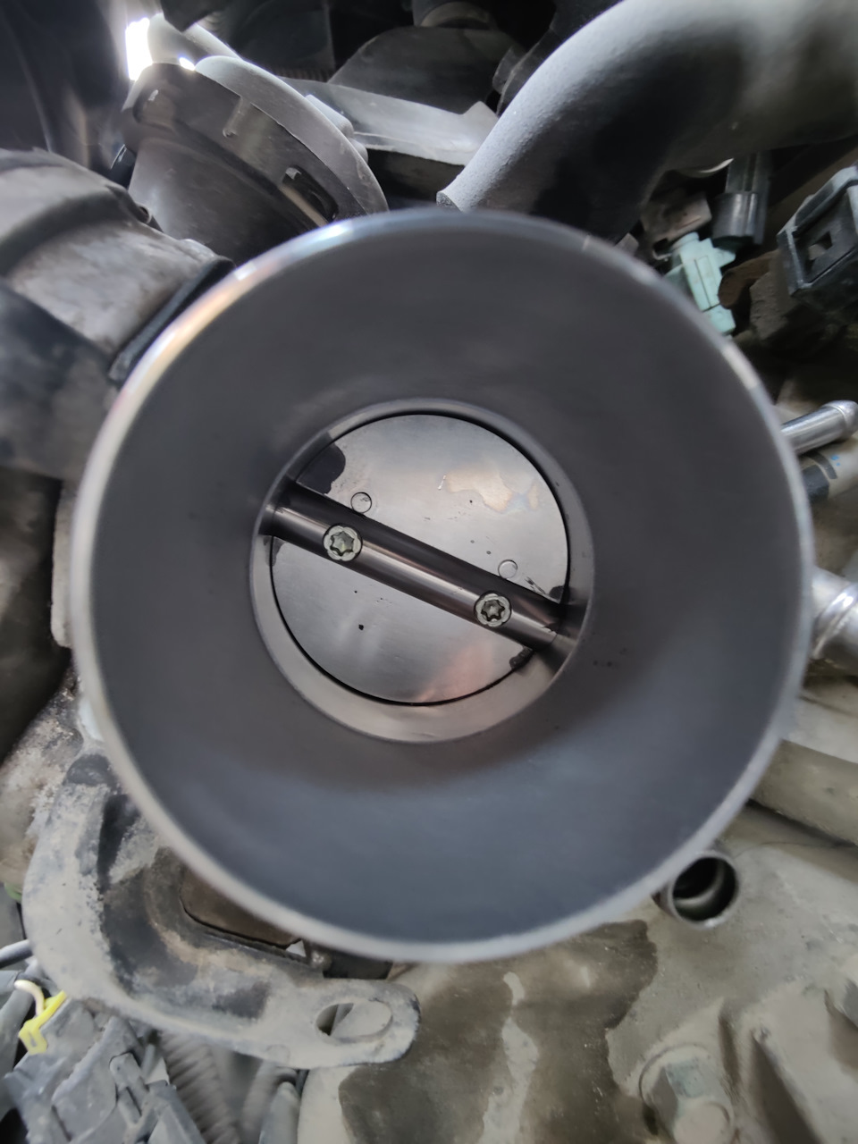 Чистка дроссельной заслонки — KIA Ceed (2G), 1,6 л, 2013 года | своими ...