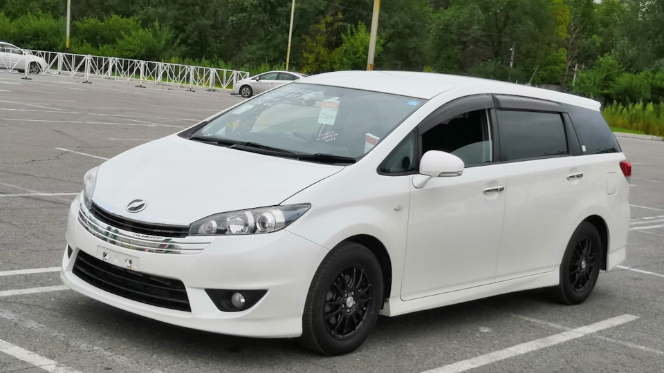 Тойота виш 2024. Toyota Wish 2010. Toyota Wish 20. Тойота Виш 7 местная. Тойота Aerotourer.