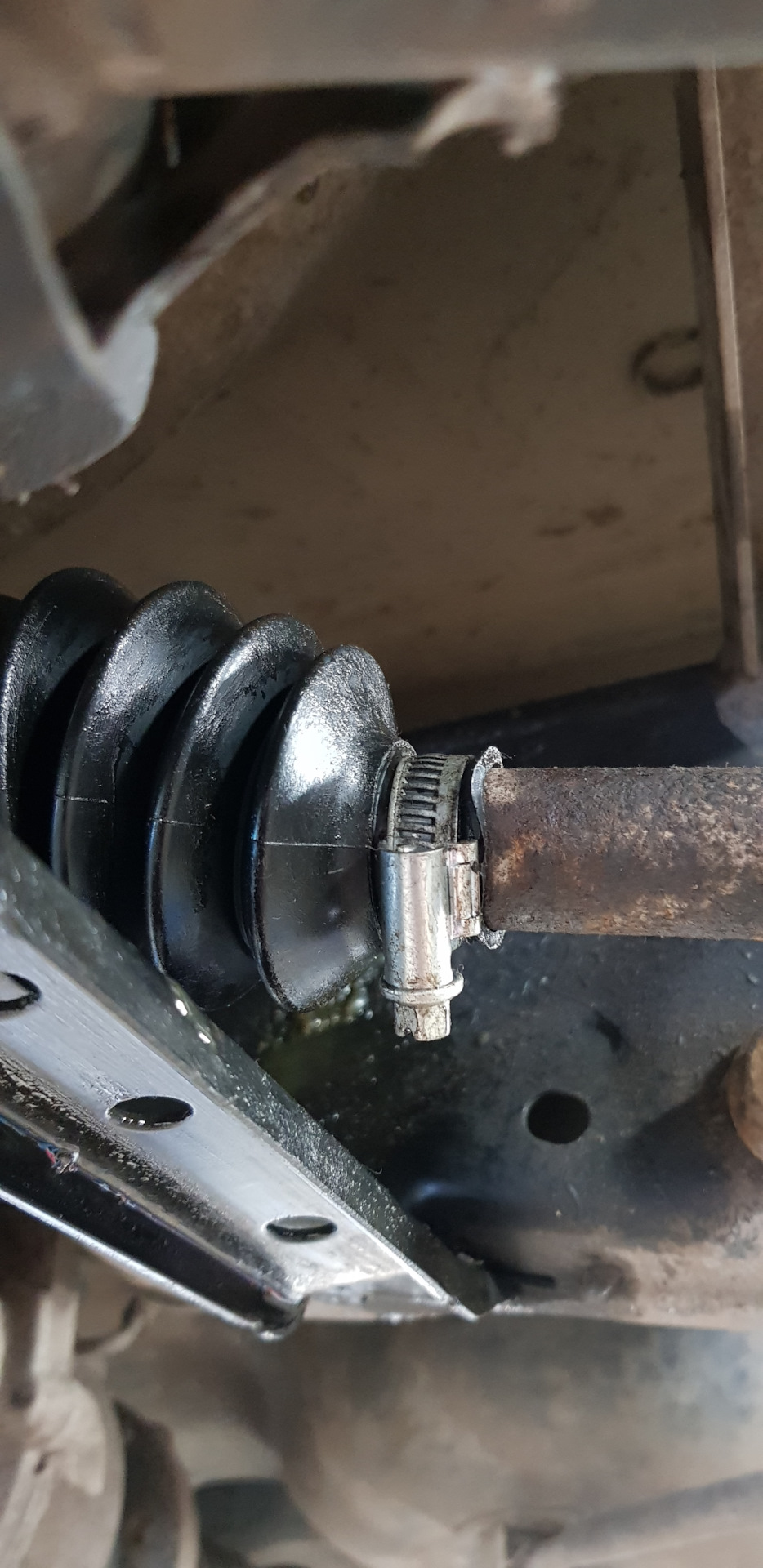 Стабилизатор рено колеос. Вибрация при движении накатом. Mersedes gl 2010 не понятный стук спереди. Крестовина карданного вала дастер 4х4. Вибрация при движении накатом.