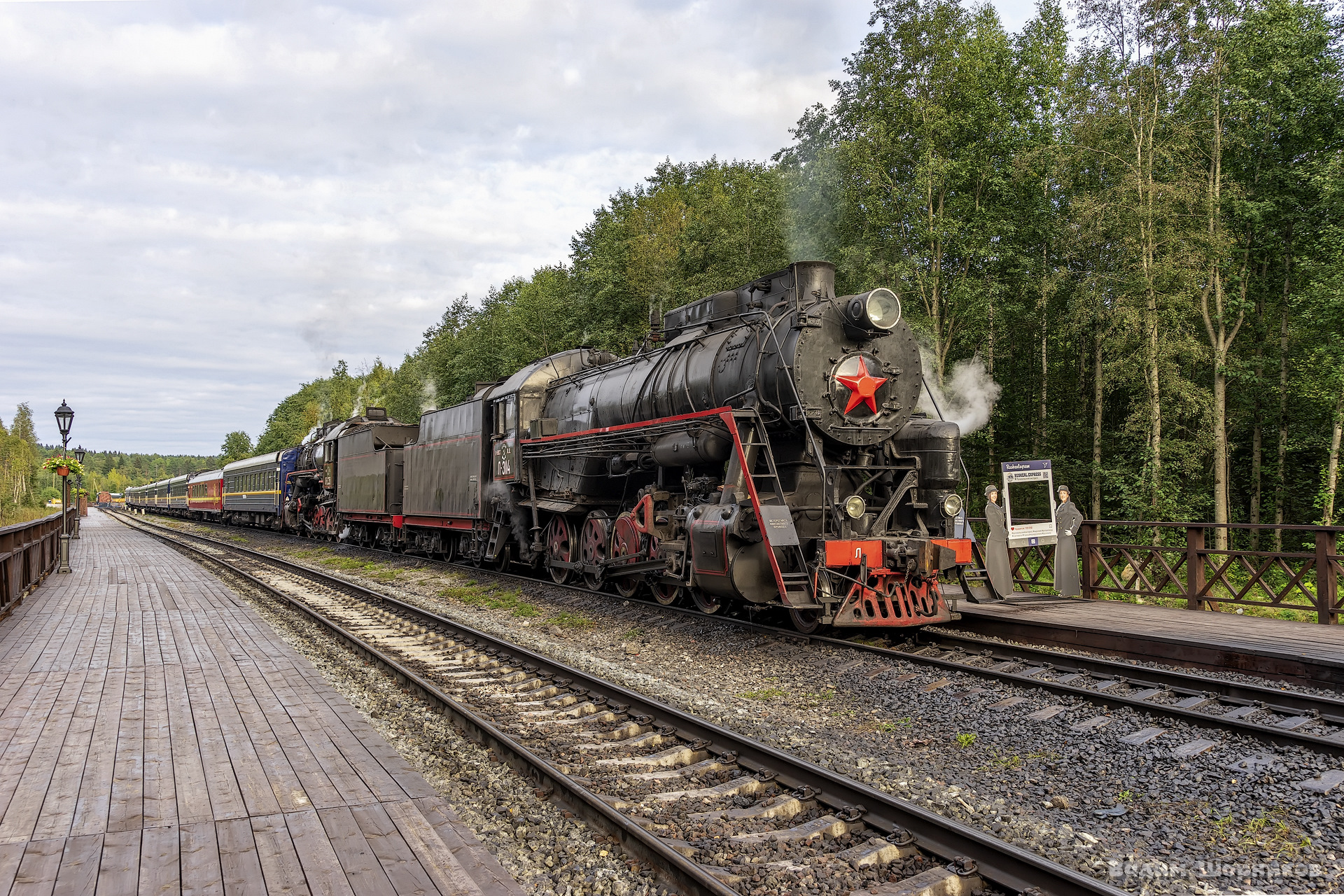 Лв-123. Паровоз иосиф сталин. Памятник паровоз л3815 юрга. Л с ж д. Депо подмосковная 2012.