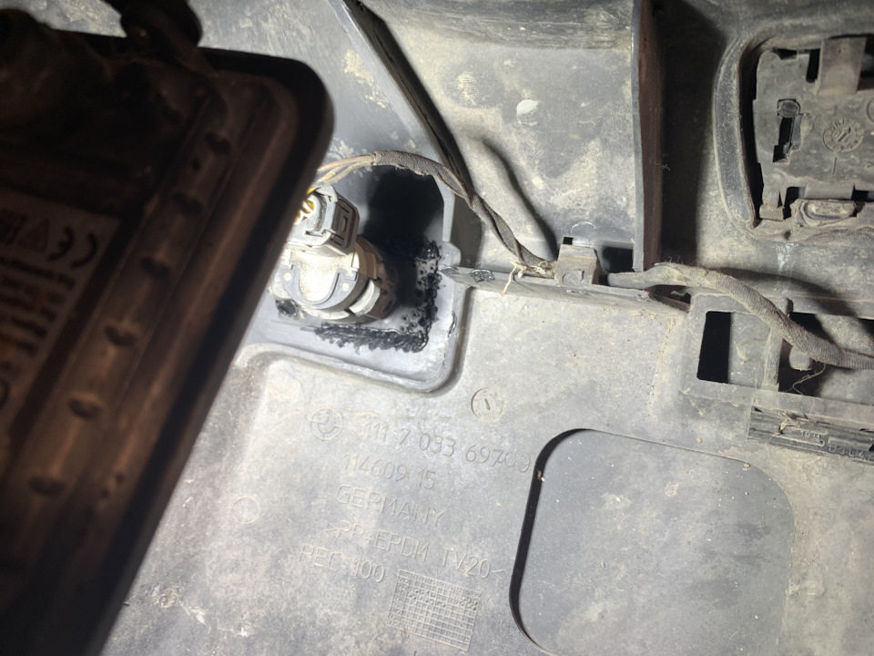 Пайка крепления парктроников, замена лампочек ангельских глазок ...