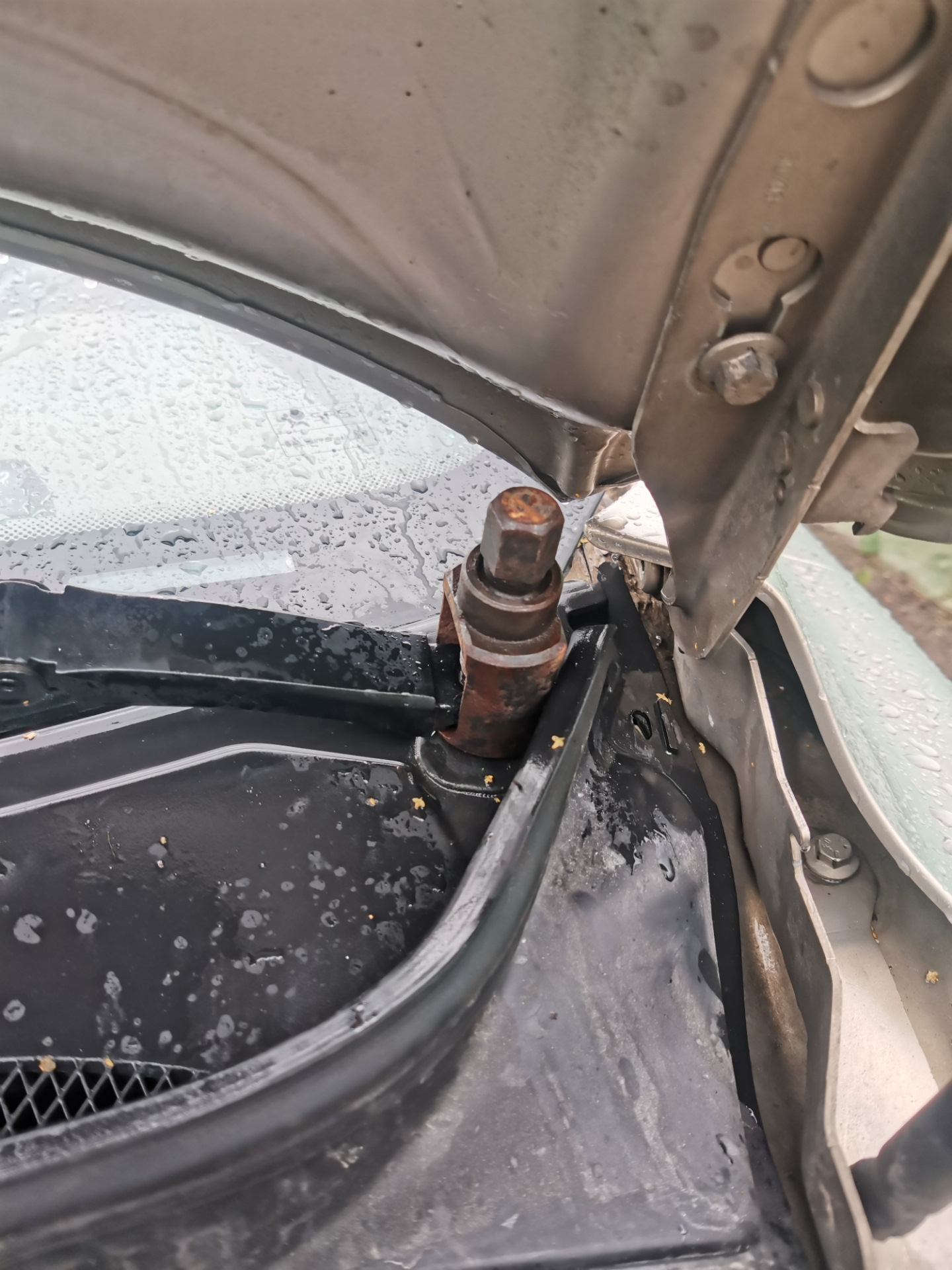 Ремонт трапеции стеклоочистителя - Mitsubishi Lancer X, 2 л, 2007 года своими ру