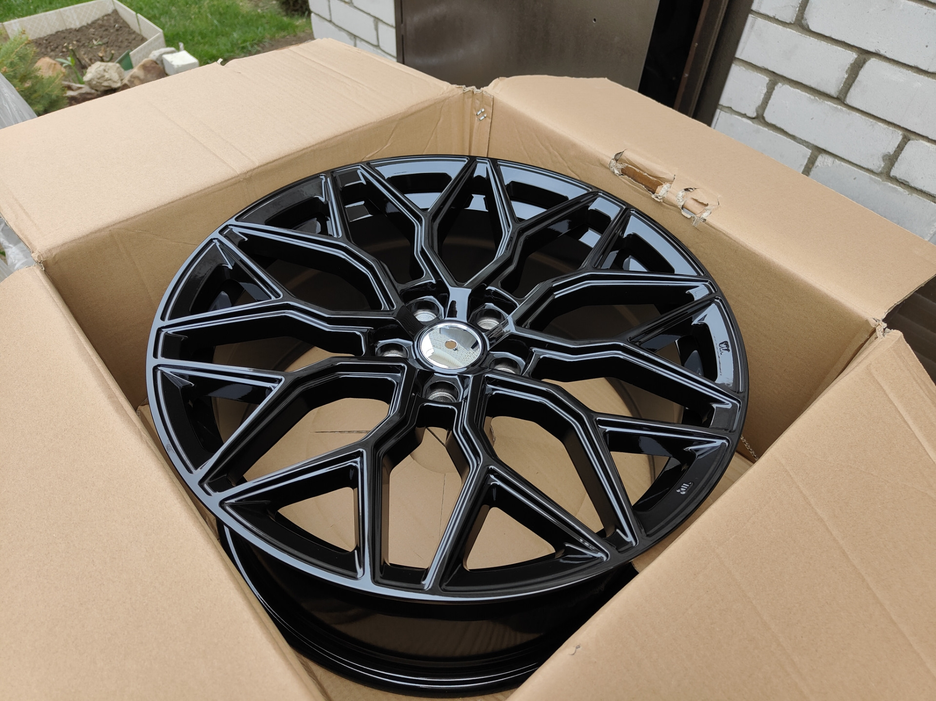 Немного про колеса. Реплика Vossen HF2 R19 — Geely Coolray (1G), 1,5 л ...