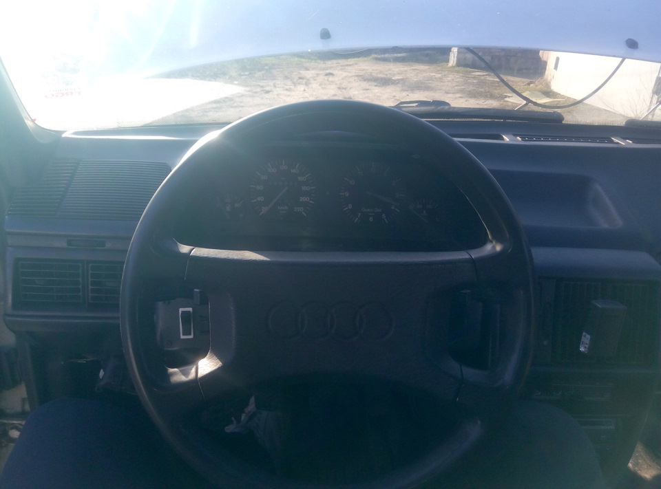 Руль криво стоит. Не по фен-шую — Audi 100 Avant (C3), 2 л, 1986 года ...