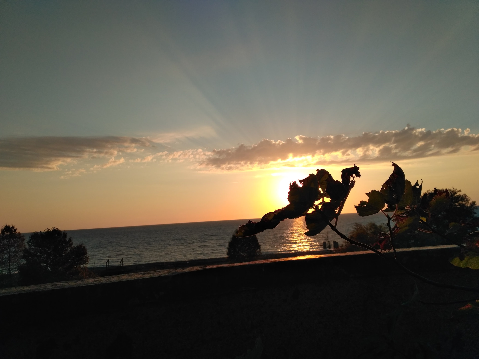 Нашкодила на пляже?? Гудаута, Абхазия (забытые фотки vol.1) — DRIVE2