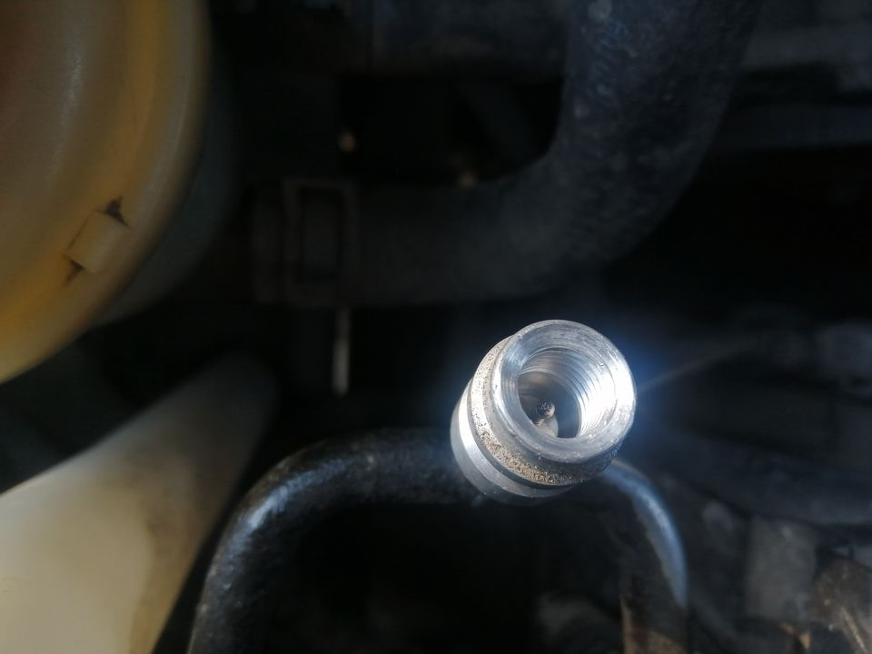 Как заменить компрессор кондиционера на KIA Sorento 1-го поколения ...