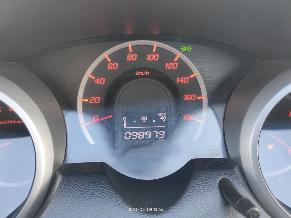 Замена подшипника в натяжном ролике ремня — Honda Fit (2G), 1,3 л ...