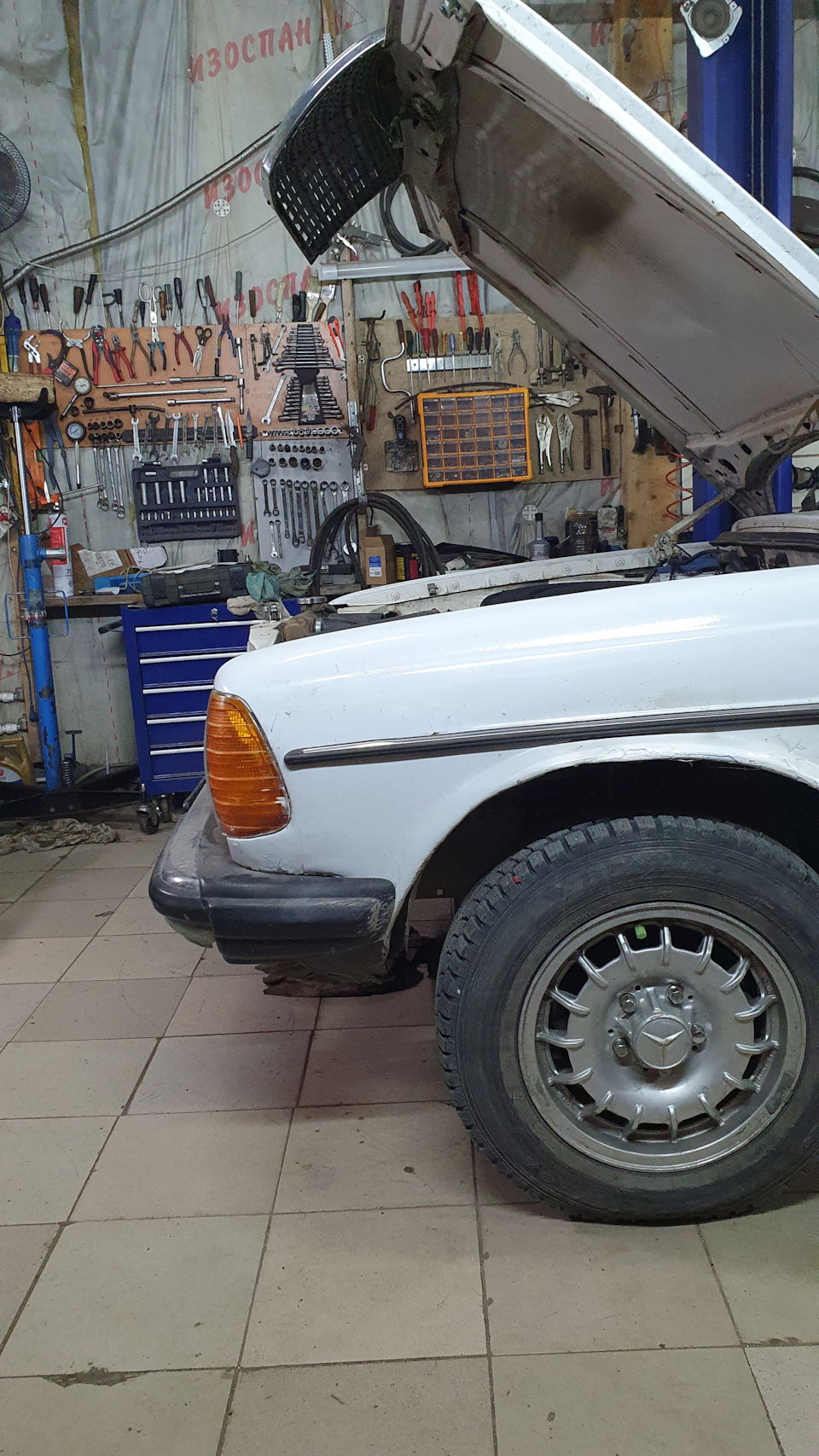 замена прокладки штанов. — Mercedes-Benz W123, 2,3 л., 1984 года ...