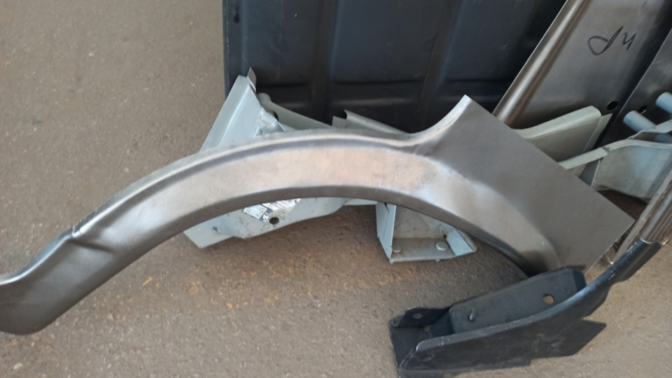 Подбор краски и ремвставки кузова — Lada 21099, 1,5 л, 1996 года ...