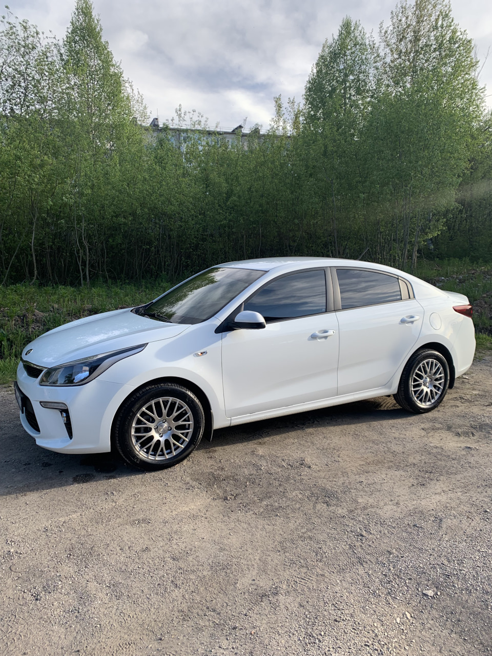 &16. Тонировка лобового. KIA RIO 4G. — KIA Rio (4G), 1,6 л, 2019 года |  стайлинг | DRIVE2