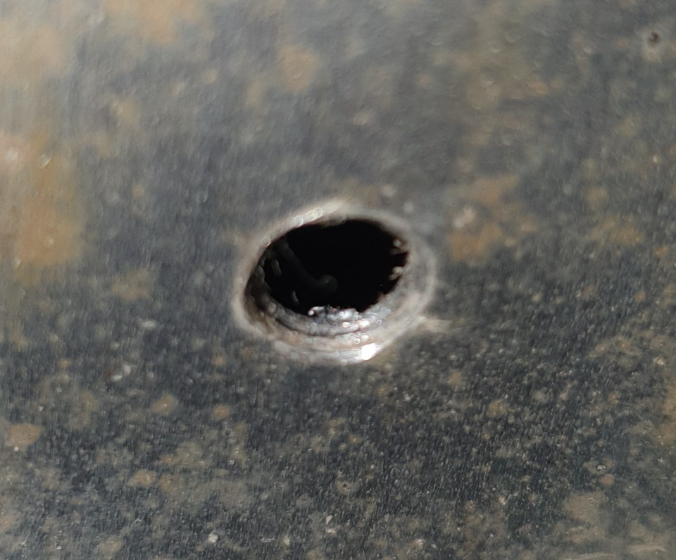 Избавился от конденсата в глушителе — Toyota Prius (50), 1,8 л, 2015 ...