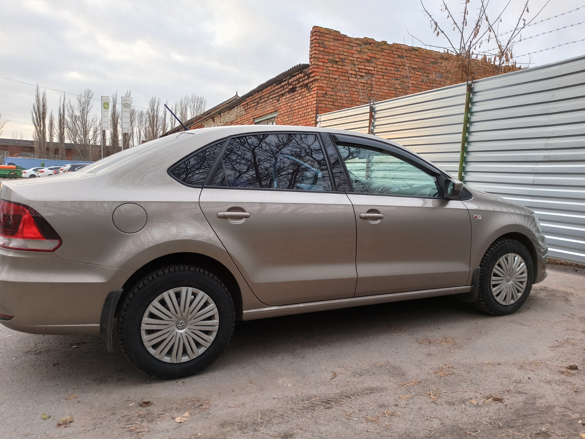 185 65 15 лето на поло седан. 185 65 15 на поло. 185/60 r15 polo. Шины на поло седан 185 65 r15. 185/65 r15 фольксваген поло.