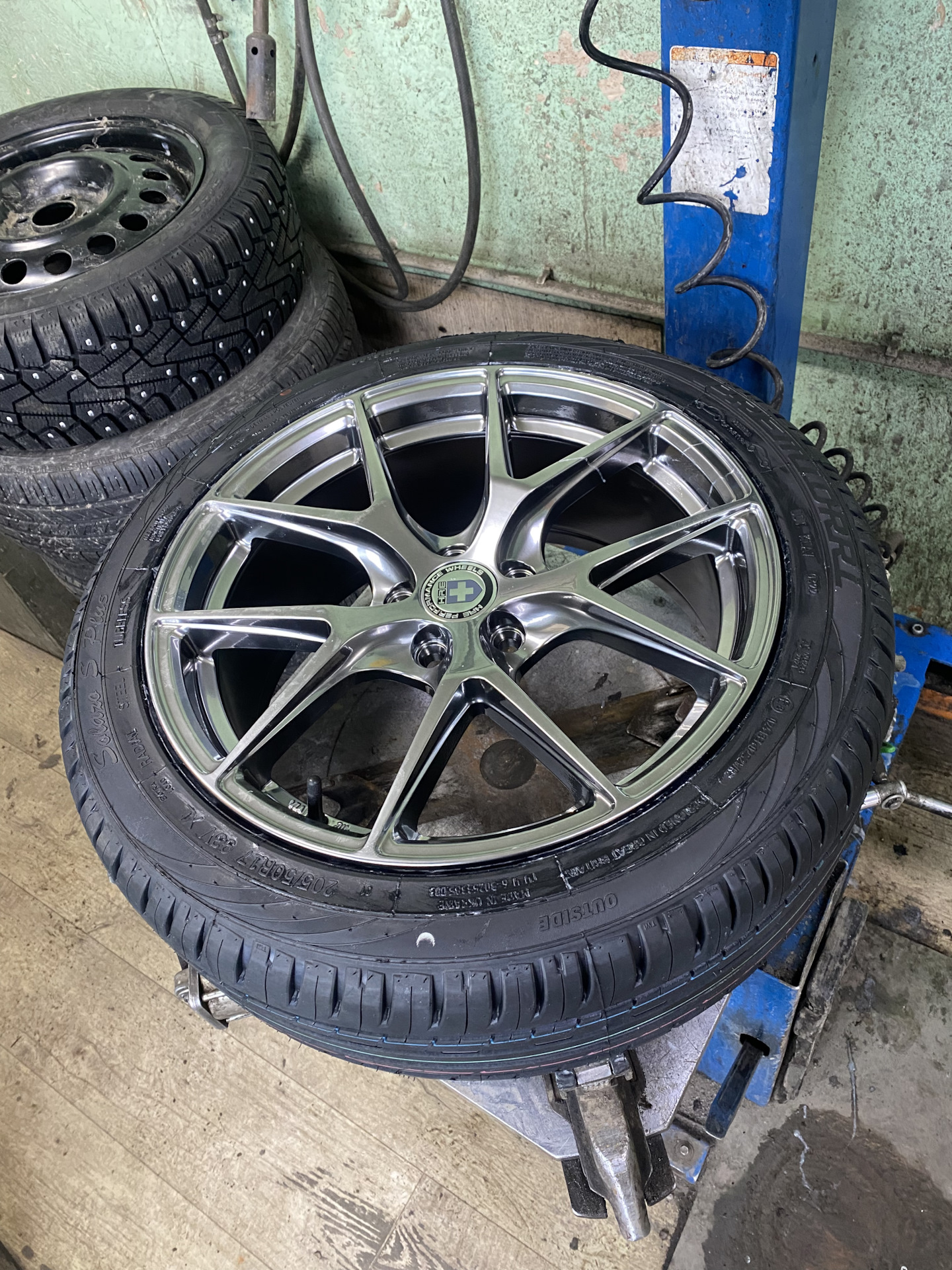 Hre p101 r17 4x100. Hre r17. Hre r17 7. Hre r17. диски vs 505 hre r18.