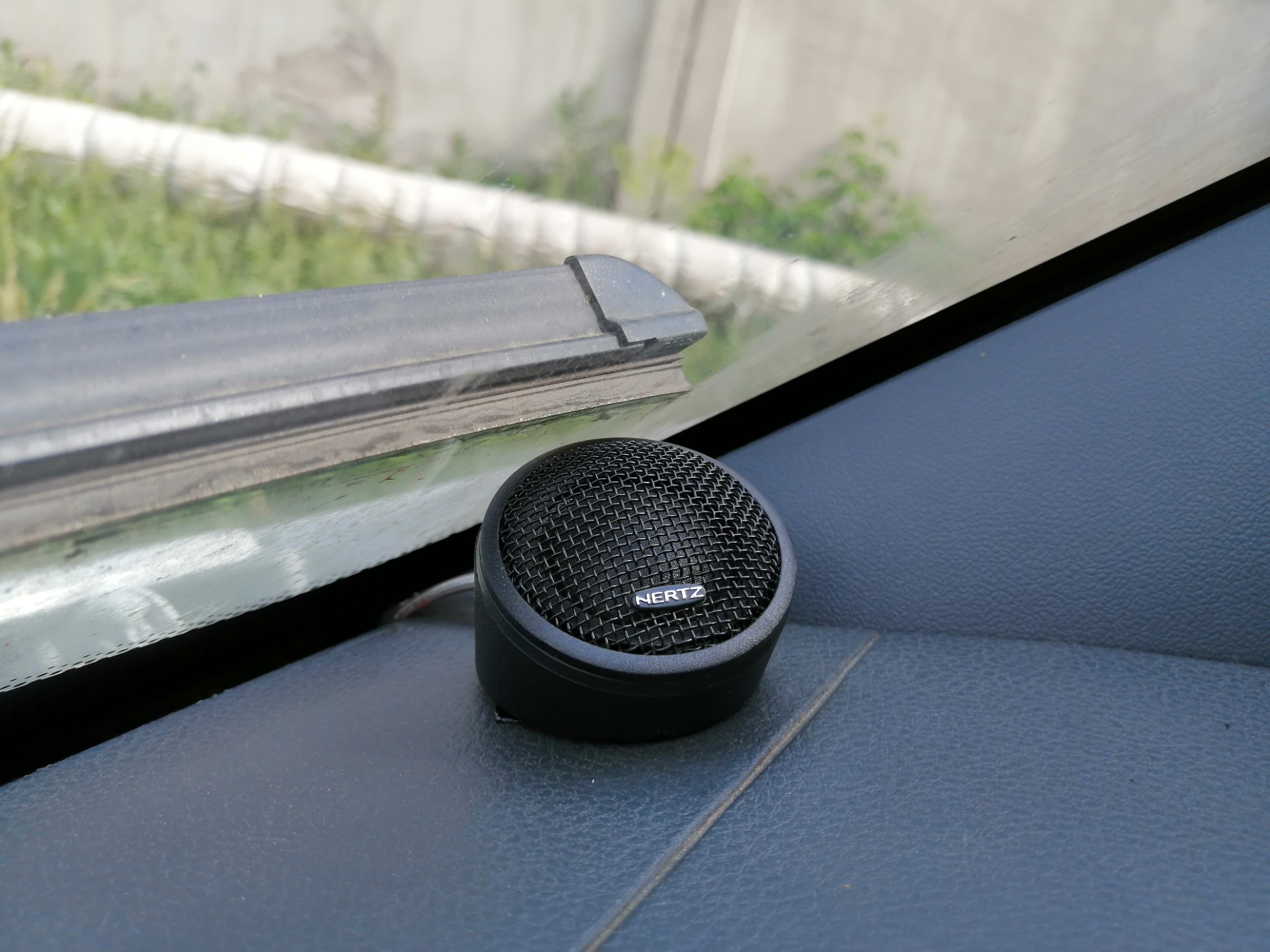 Пищалки мазда 3 bl. Пищалки в газель некст. Дополнительные динамики газель некст. Колонки в газель некст. Пищалки газель некст.