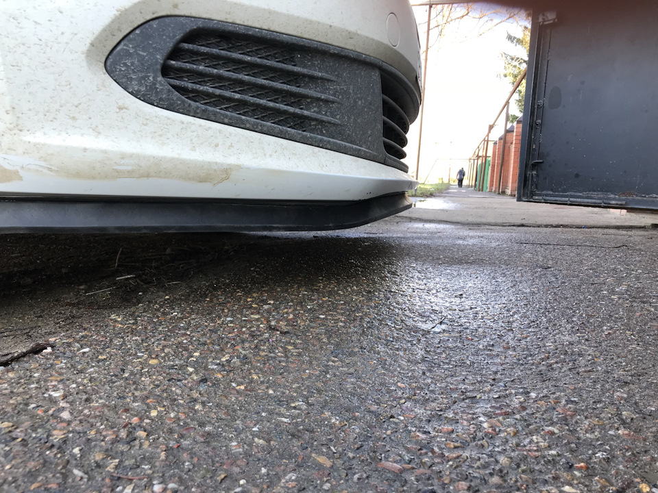 Резиновая губа на поло седан — Volkswagen Polo Sedan, 1,6 л, 2014 года ...