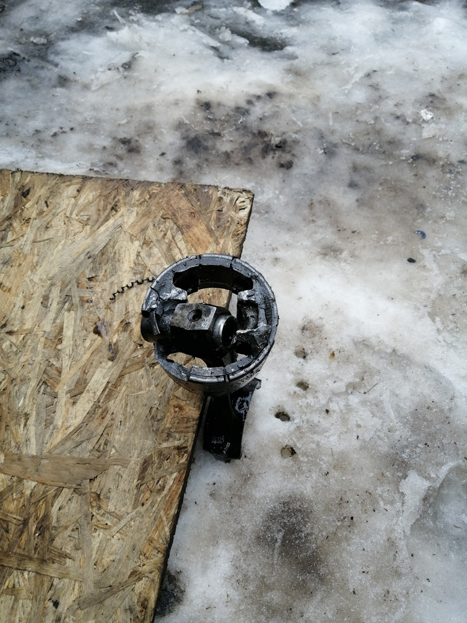 Хороший стук наружу вышел)) — ГАЗ Газель, 2,5 л, 1996 года | поломка ...