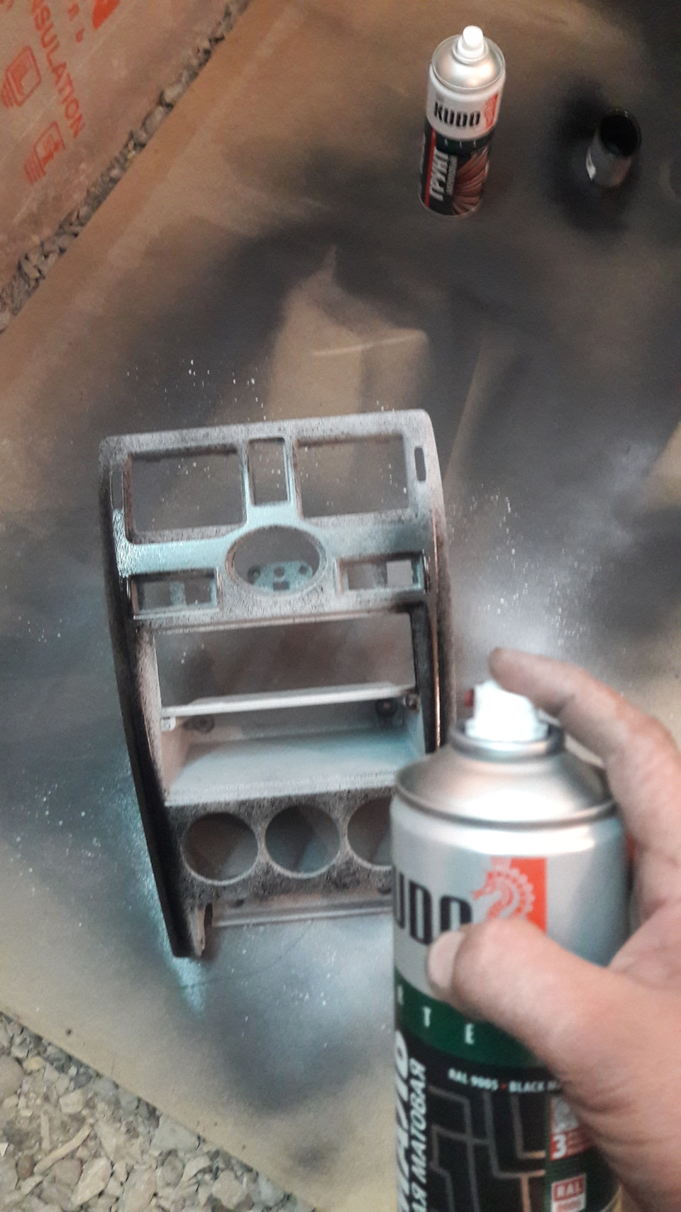 покраска центральной консоли — Lada Приора хэтчбек, 1,6 л, 2008 года ...