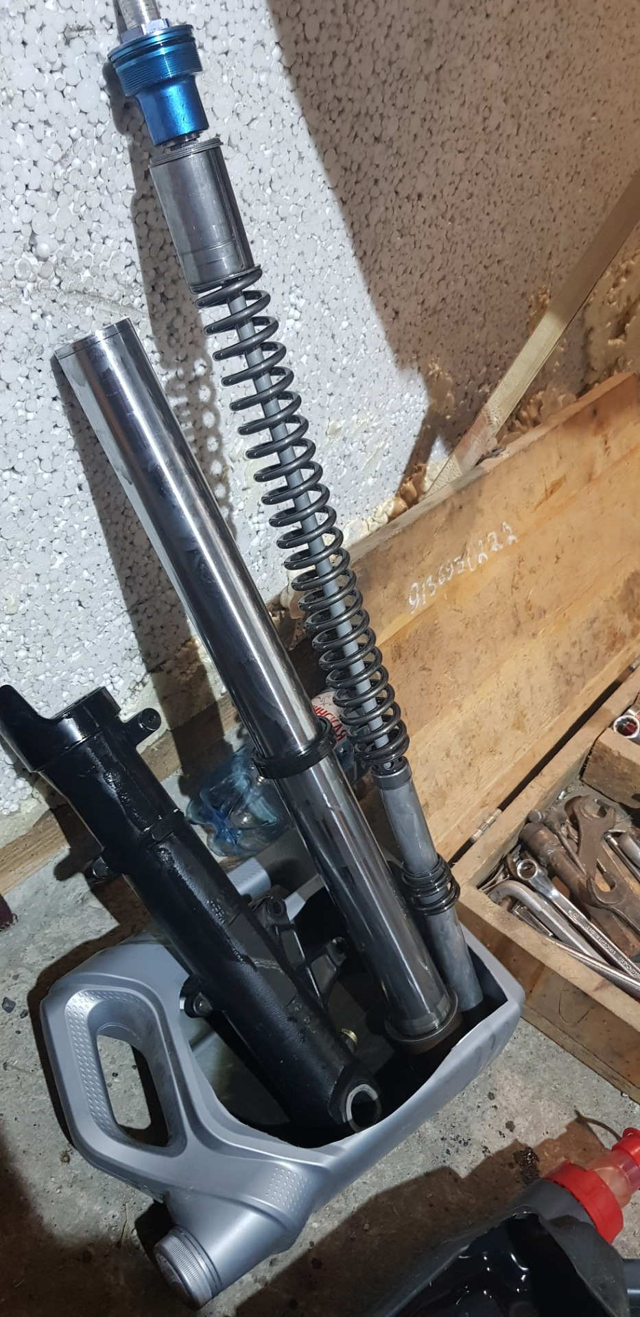 Замена сальников вилки Honda cbr600rr 2003, и как вывесить переднее ...