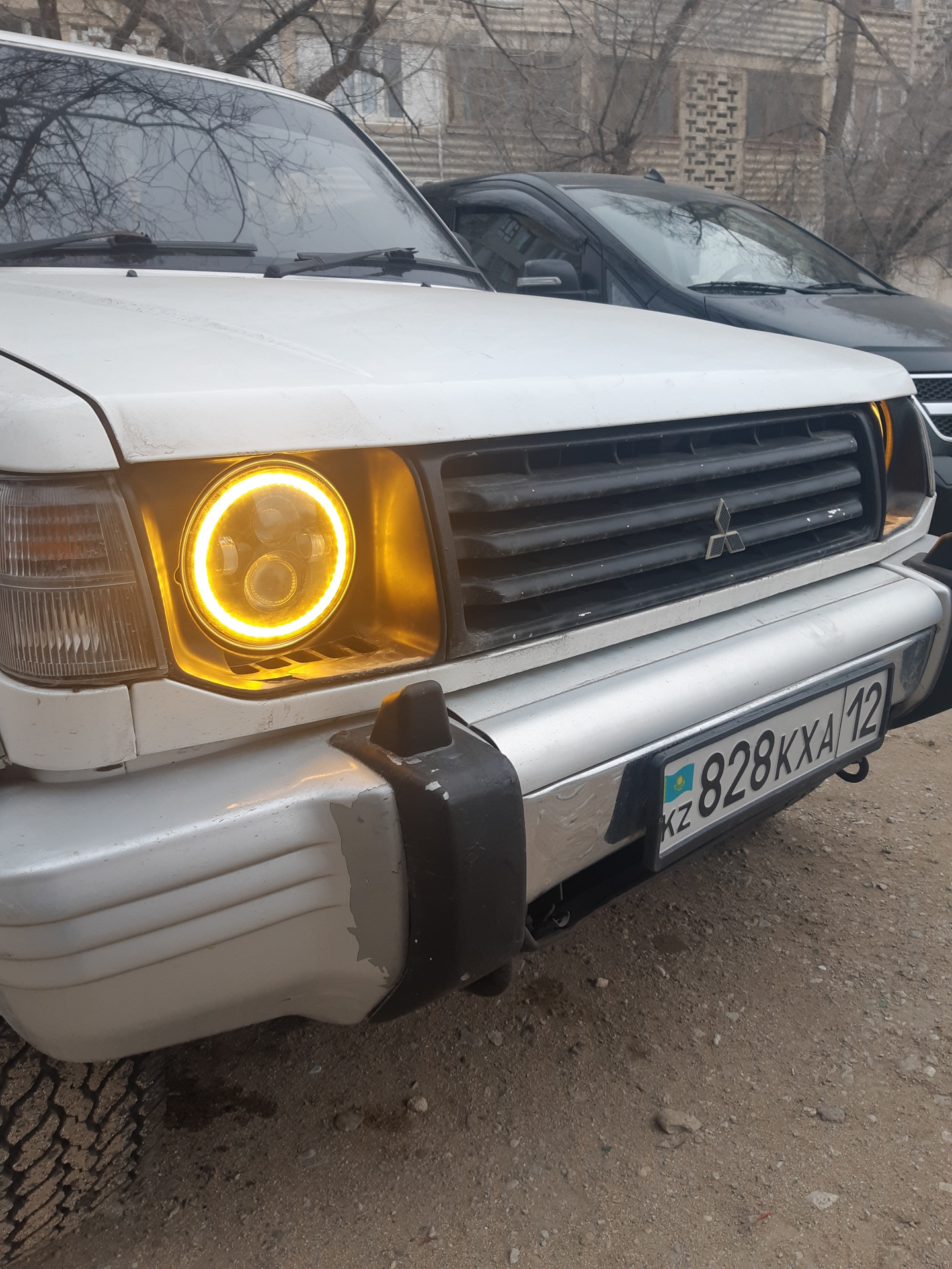 Круглые фары от golf2 на П2 - Pajero 4x4 Off-Road Club