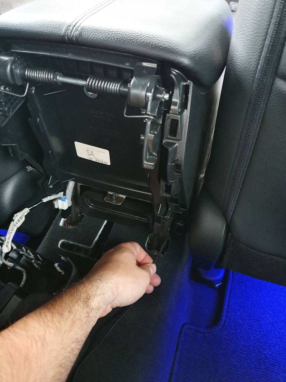 Беспроводная зарядка — Honda Accord Hybrid (9G), 2 л, 2015 года ...