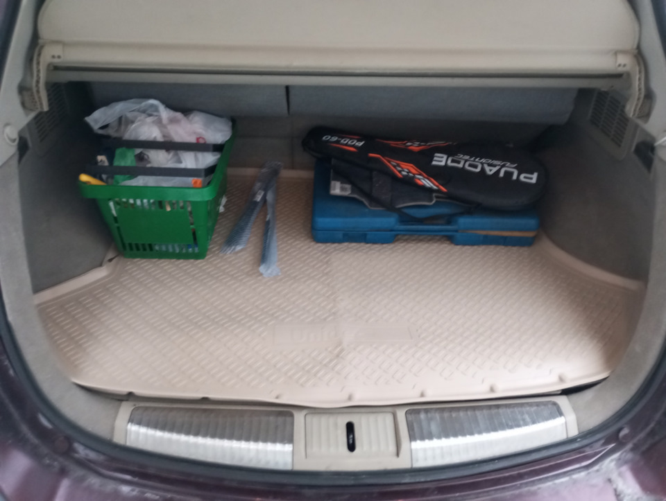 2. Коврик багажника, бежевый. — Nissan Murano II, 3,5 л, 2011 года ...