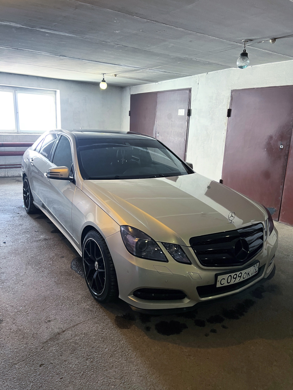 w212-r18-mercedes-benz-e-63-amg-w212-3-5-2010