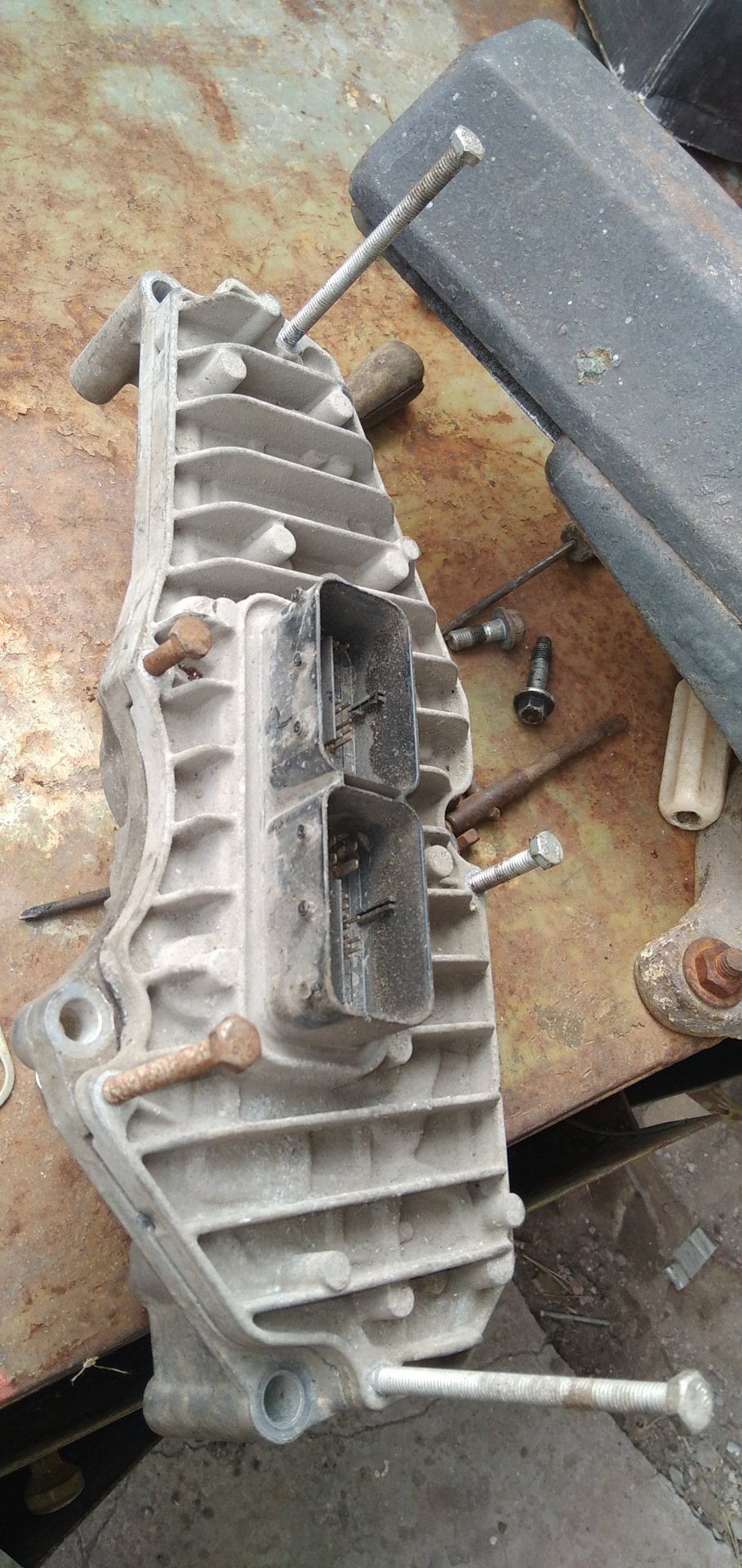 Вскрытие блока ТСМ — Ford Focus III Hatchback, 2 л, 2011 года ...