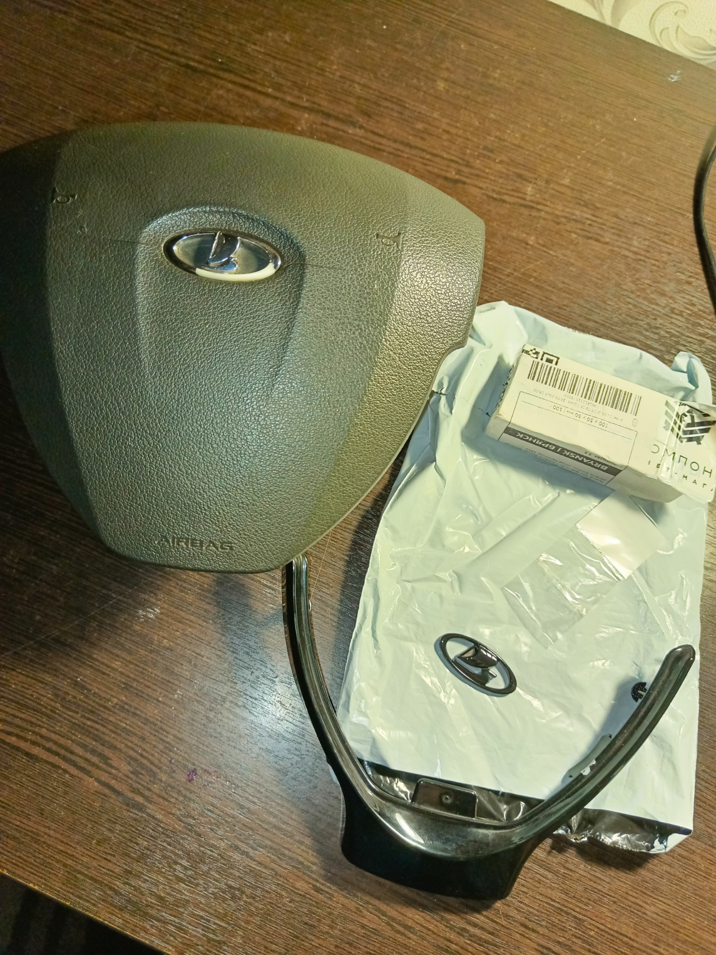 Замена шильдика на руле (перешивка руля в процессе) — Lada Приора седан ...