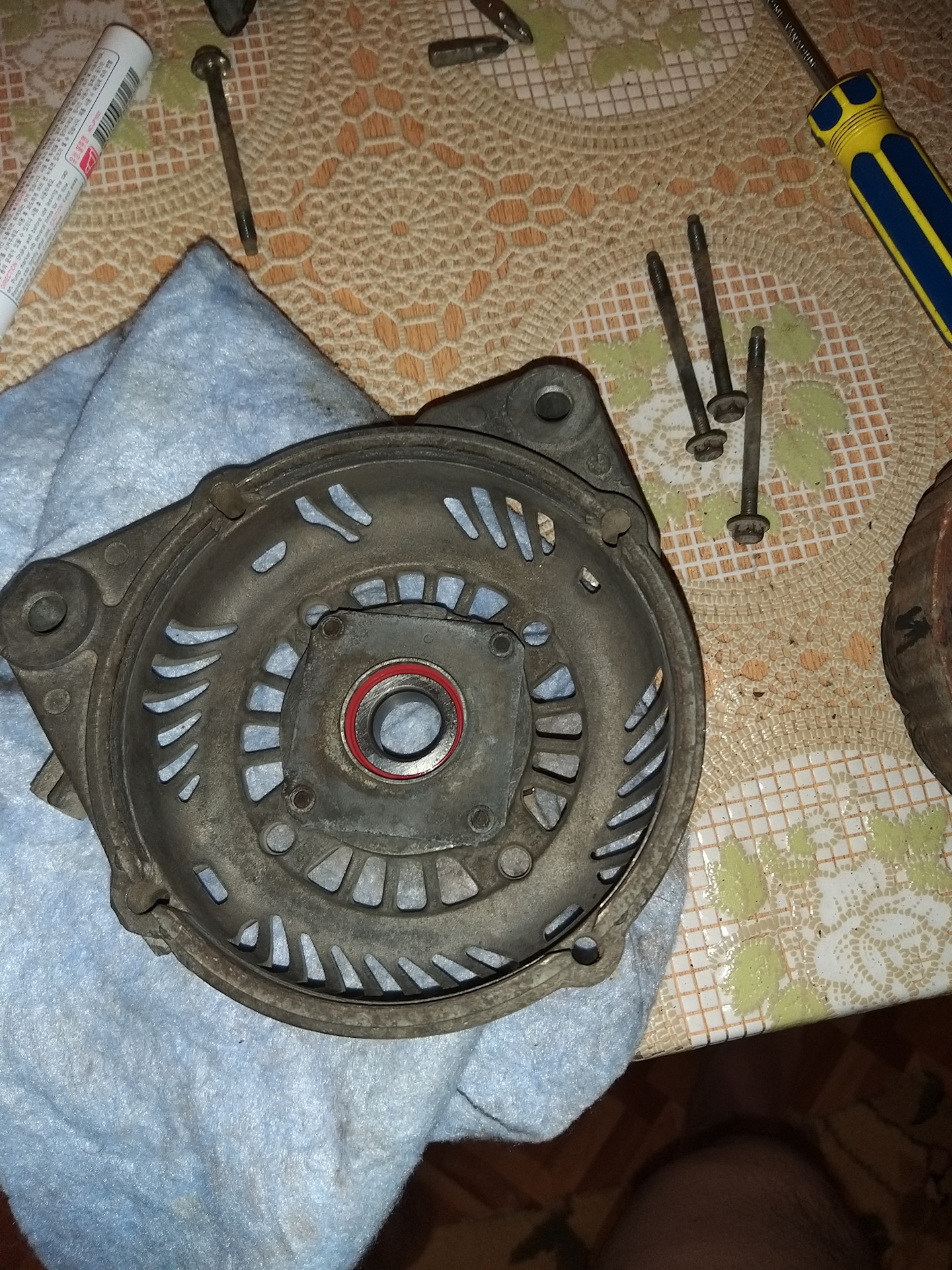 Генератор хонда цивик 4д. Замена подшипников генератора хонда. Замена подшипников генератора хонда. Фишка генератора хонда цивик 4d. Замена подшипников генератора хонда.