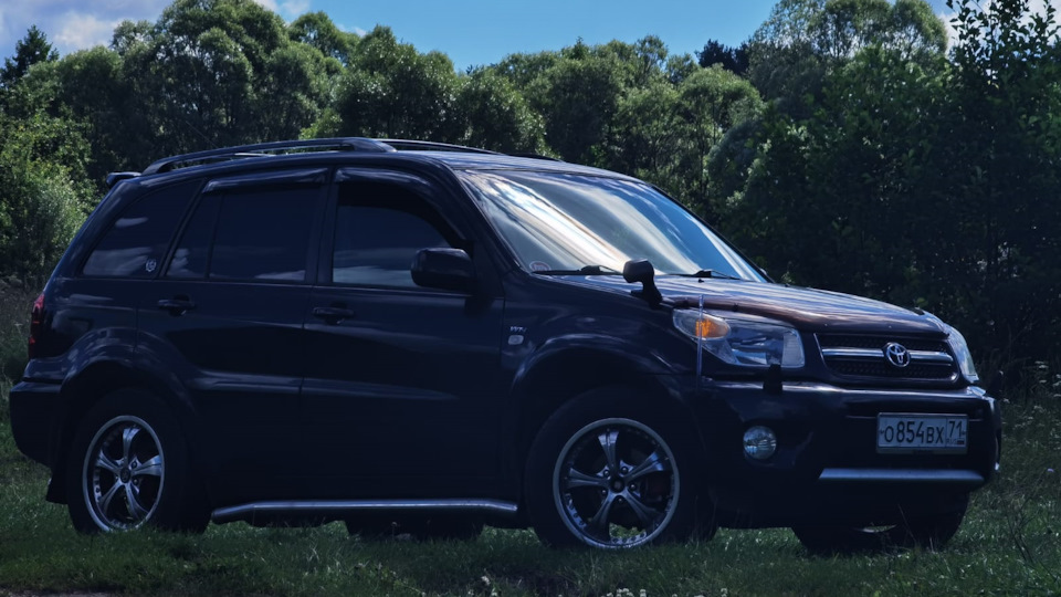 Toyota RAV4 すべての時間と人々のクロスオーバー