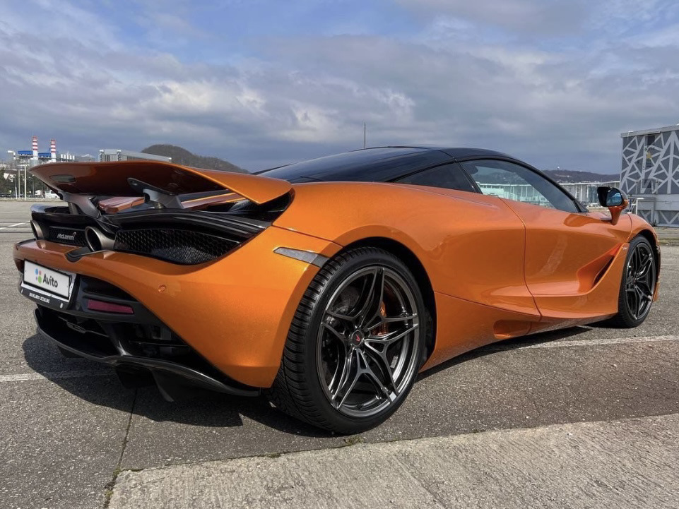 MCLAREN 720s серый