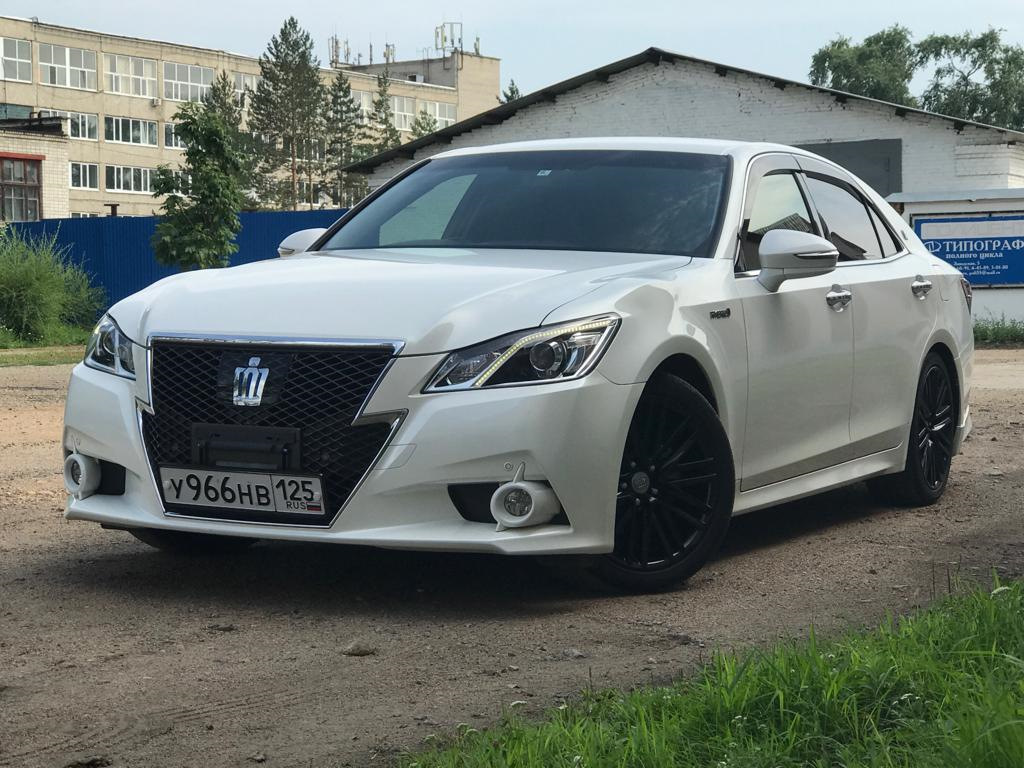 Toyota Crown athlete g 2013