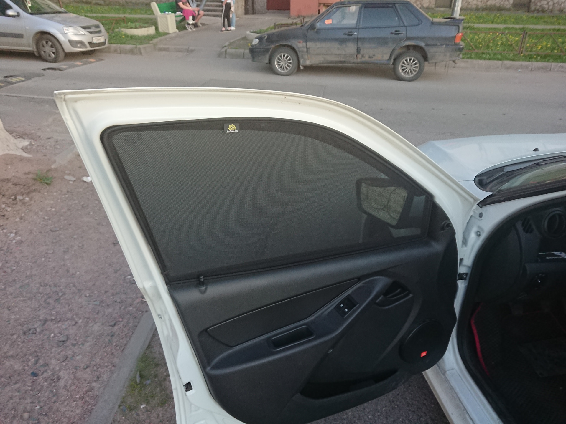 Каркасные шторки гранта. Каркасные шторки на гранту седан. Шторки гранта фл. Шторки трокот на гранту. Каркасные шторки гранта.