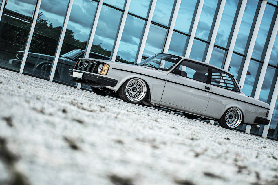 Volvo 242