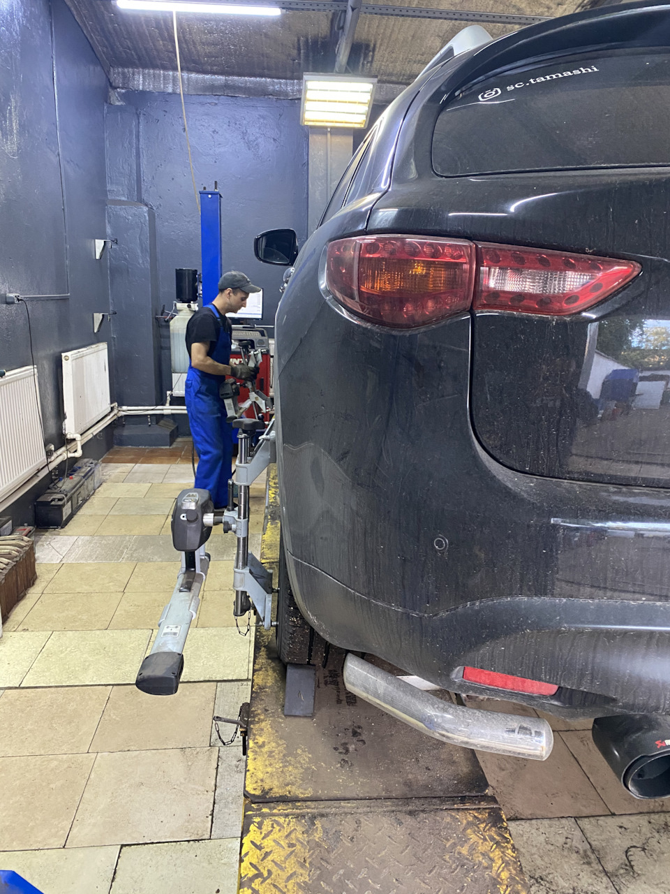 Почувствовал, что тянет руль — Infiniti FX (2G), 3,7 л., 2011 года ...