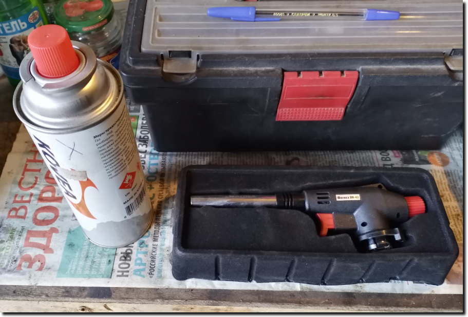 Дэу матиз приемная труба с гофрой. nAAAAgHuI A 960. Дэу матиз приемная труба с гофрой фото. Дэу матиз приемная труба с гофрой-nAAAAgHuI A 960. картинка Дэу матиз приемная труба с гофрой. картинка nAAAAgHuI A 960. Матиз "заматерел".После замены механизмов задних тормозов заметил низкий глухой звук в районе двигателя.Осмотр (вернее, "ослушивание") показал, что звук идет из гофры.Визуально я не обнаружил никаких косяков в оплетке или в местах сварки. Но звук-то есть. Решил менять.Заказал гофру (45х150) и прокладку приемной трубы (к резонатору)На 9 мая поехал в гараж на самоизоляцию))))