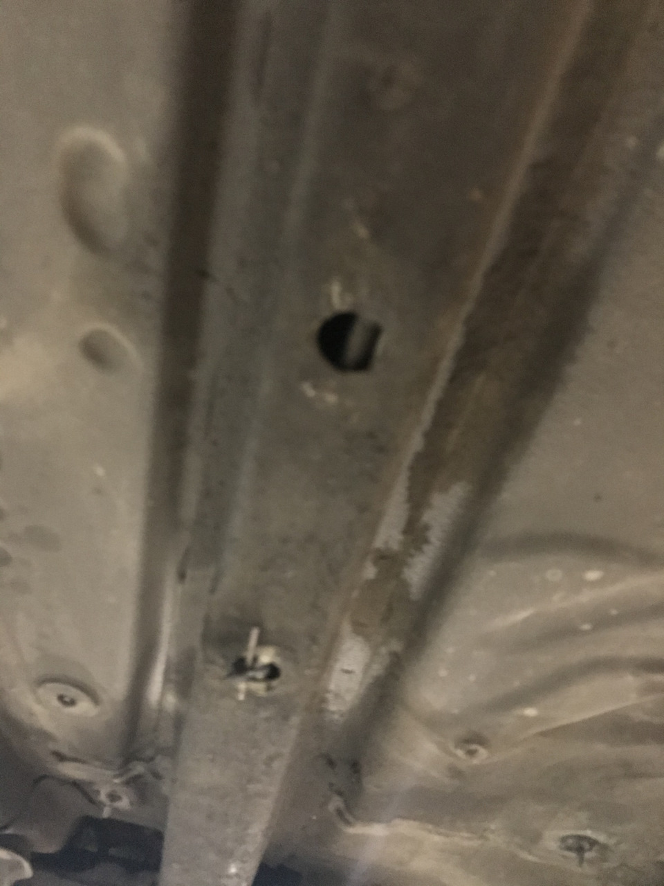 Дребезг топливных трубок. — Skoda Octavia RS A7 Mk3, 2 л, 2015 года ...