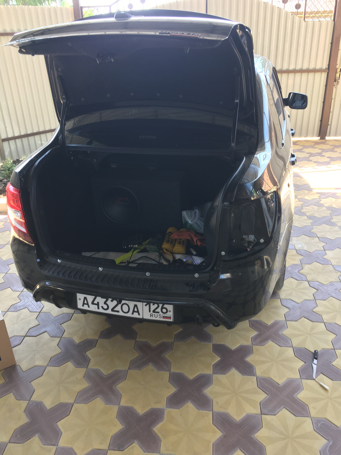Замена заднего фонаря — Lada Гранта (1G), 1,6 л, 2014 года ...