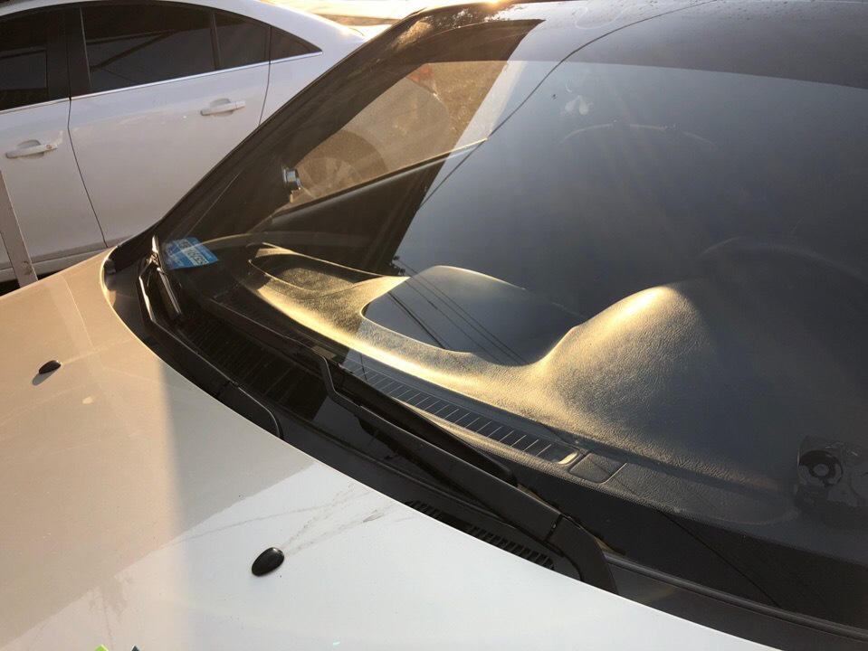 Замена поводков стеклоочистителей и гибридные щетки Heyner. — Nissan ...