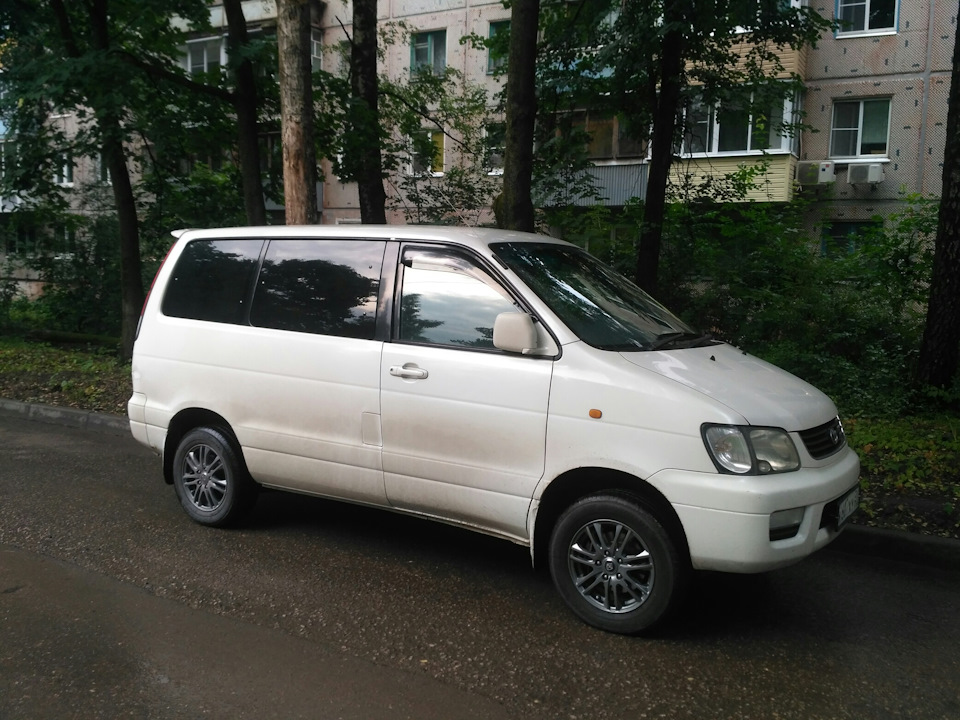 Toyota town ace noah аналог с левым рулем