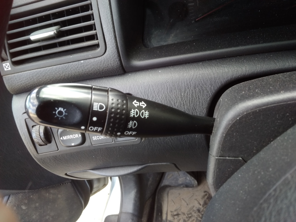 Подрулевой переключатель от SOL — Toyota Corolla (120), 1,6 л, 2005 ...
