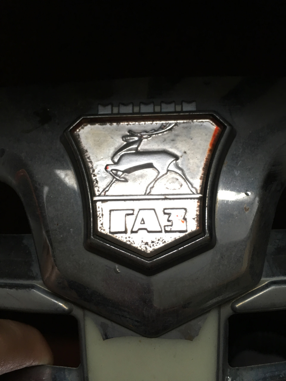 Восстановление значка на решетке радиатора — ГАЗ 31105, 2,4 л, 2008 ...