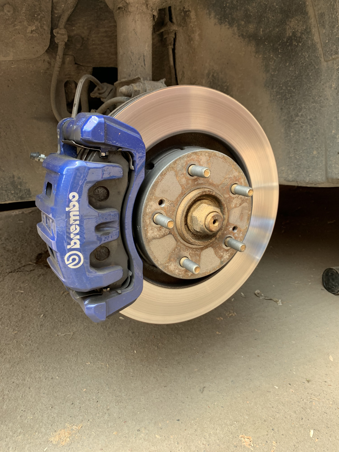 Суппорта 4 поршневые mitsubishi outlander. Суппорта 38 мм лансер 10. Суппорта аутлендер. Митсубиси аутлендер хл 3. Суппорт митсубиси аутлендер 3.